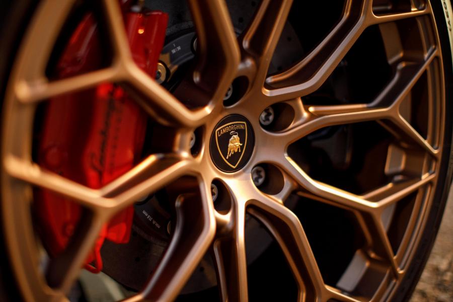 Колеса Lamborghini Huracan Perfomante Spyder (LB724) 2018 года  (NA) (фото 3 из 14)
